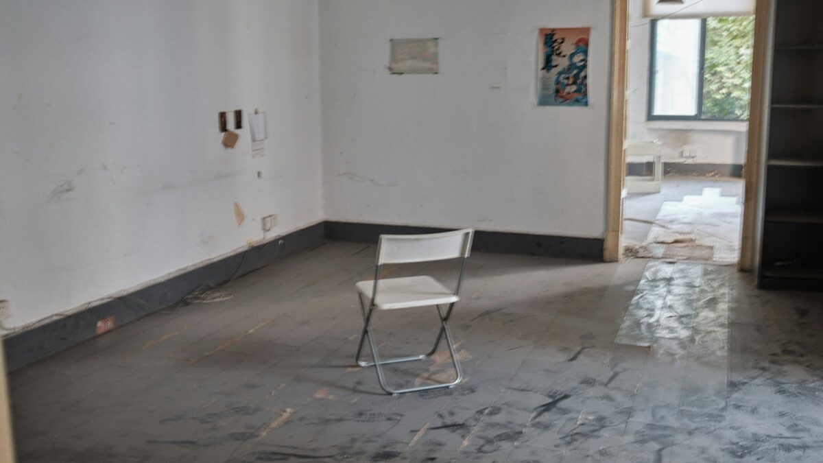 Epoxy flooring for home remodels with a seamless, durable finish